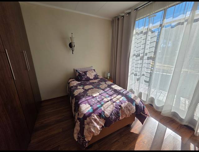 4 BEDROOM HOUSE FOR SALE IN LINDEQUESDRIF